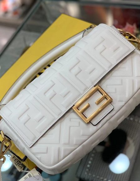 FENDI Baguette
