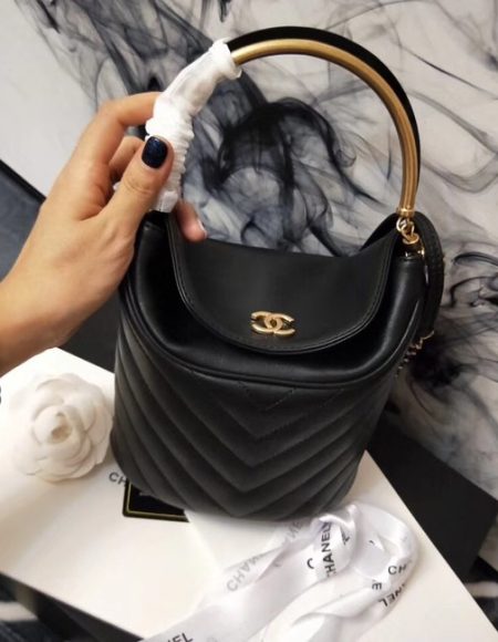 Chanel Bucket Bag Lambskin & Gold-Tone Metal A57861 black