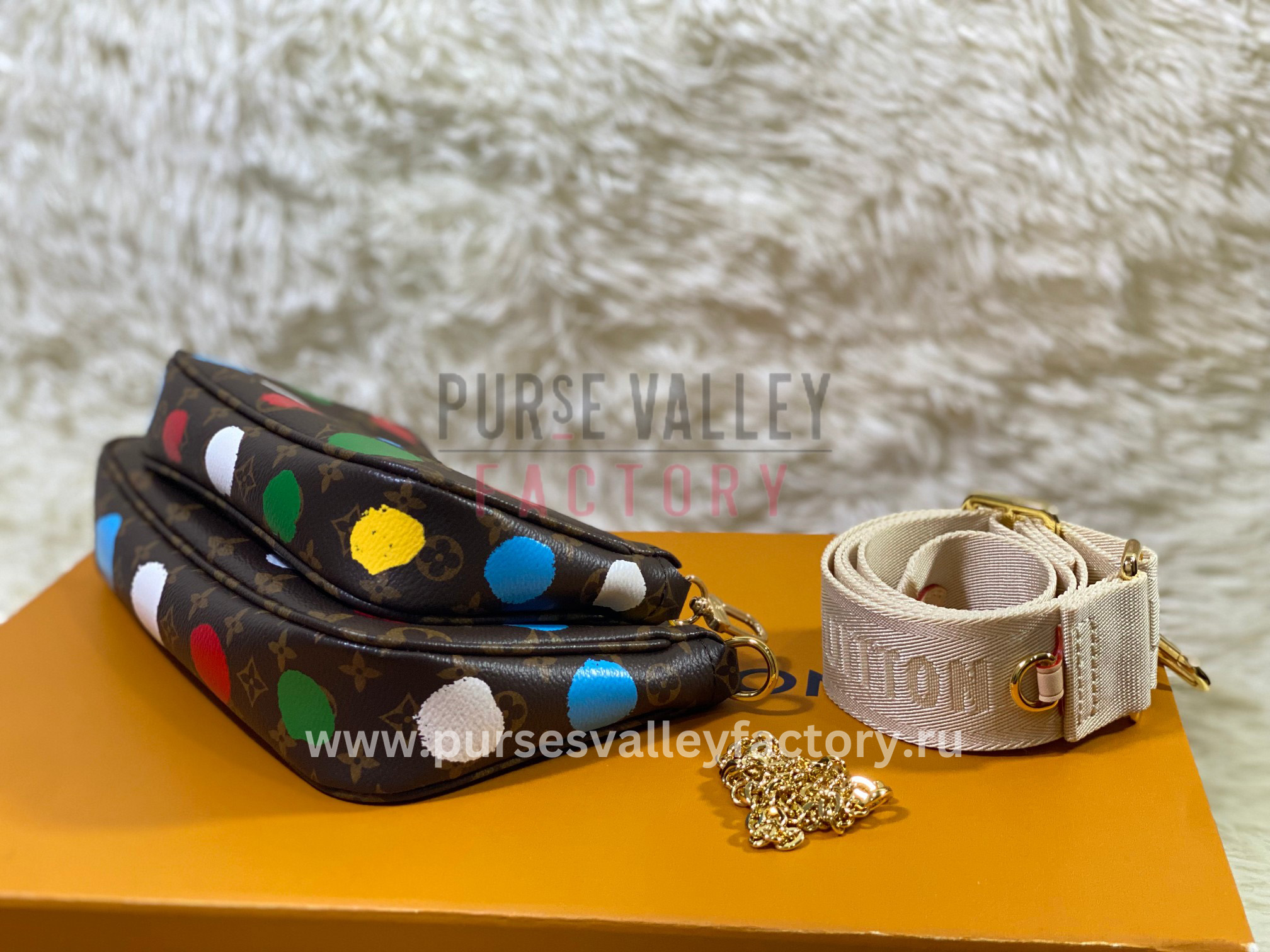 LV x YK Multi Pochette Accessoires Monogram Canvas - Handbags M46385