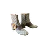 GUCCI BLONDIE ANKLE BOOT BEIGE AND EBONY ‎701706