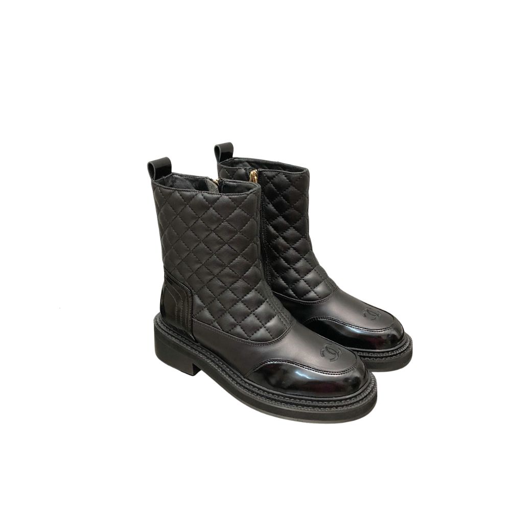 CHANEL ANKLE BOOTS BLACK G39710