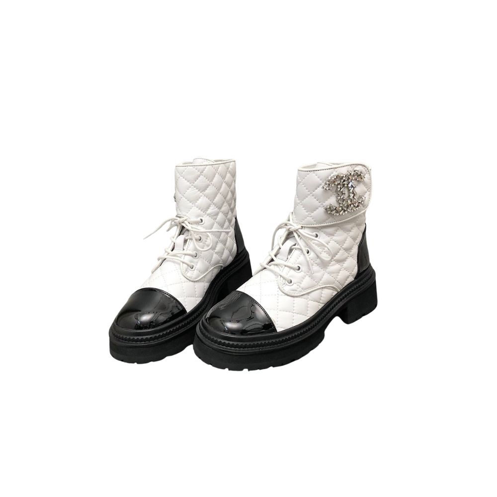 CHANEL ANKLE BOOTS WHITE G36424