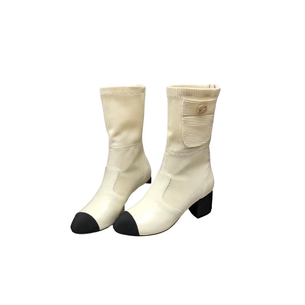 CHANEL BOOTS WHITE G39736