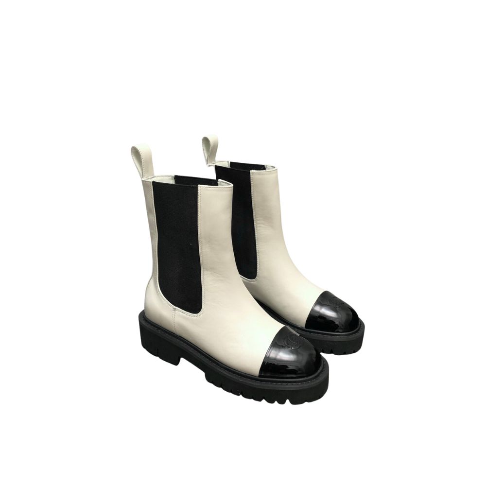 CHANEL ANKLE BOOTS WHITE G39710