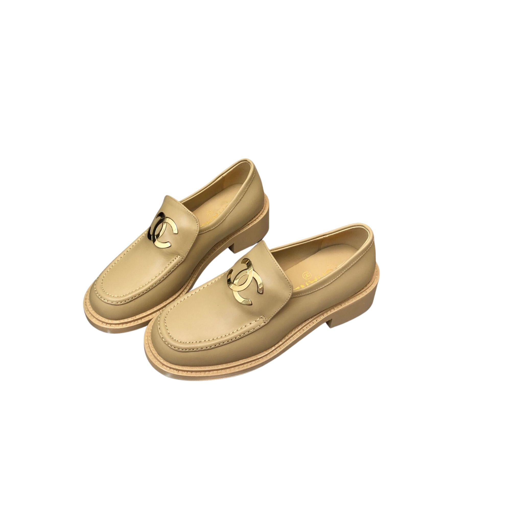 CHANEL LOAFERS NUDE G39000