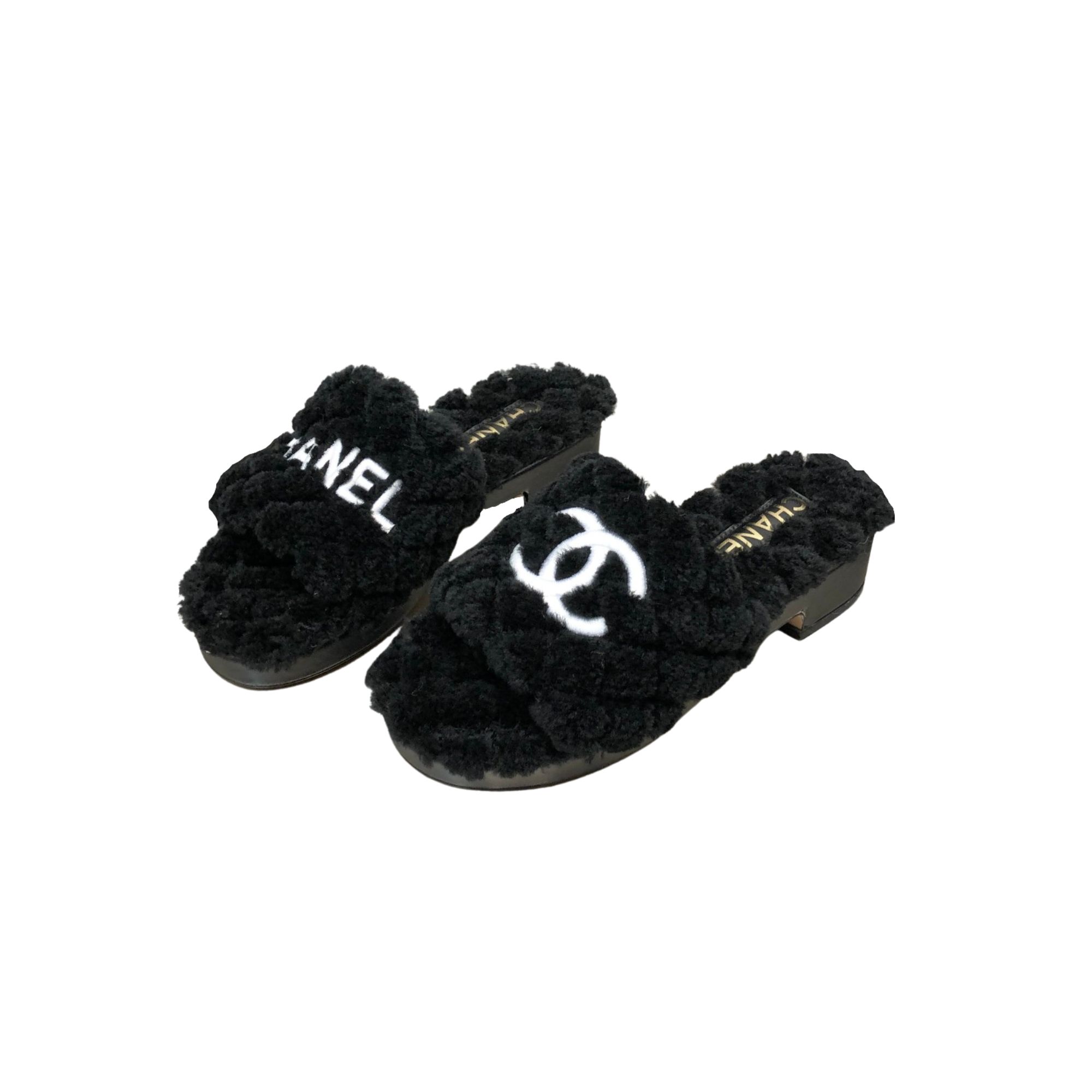 CHANEL MULES BLACK G39059