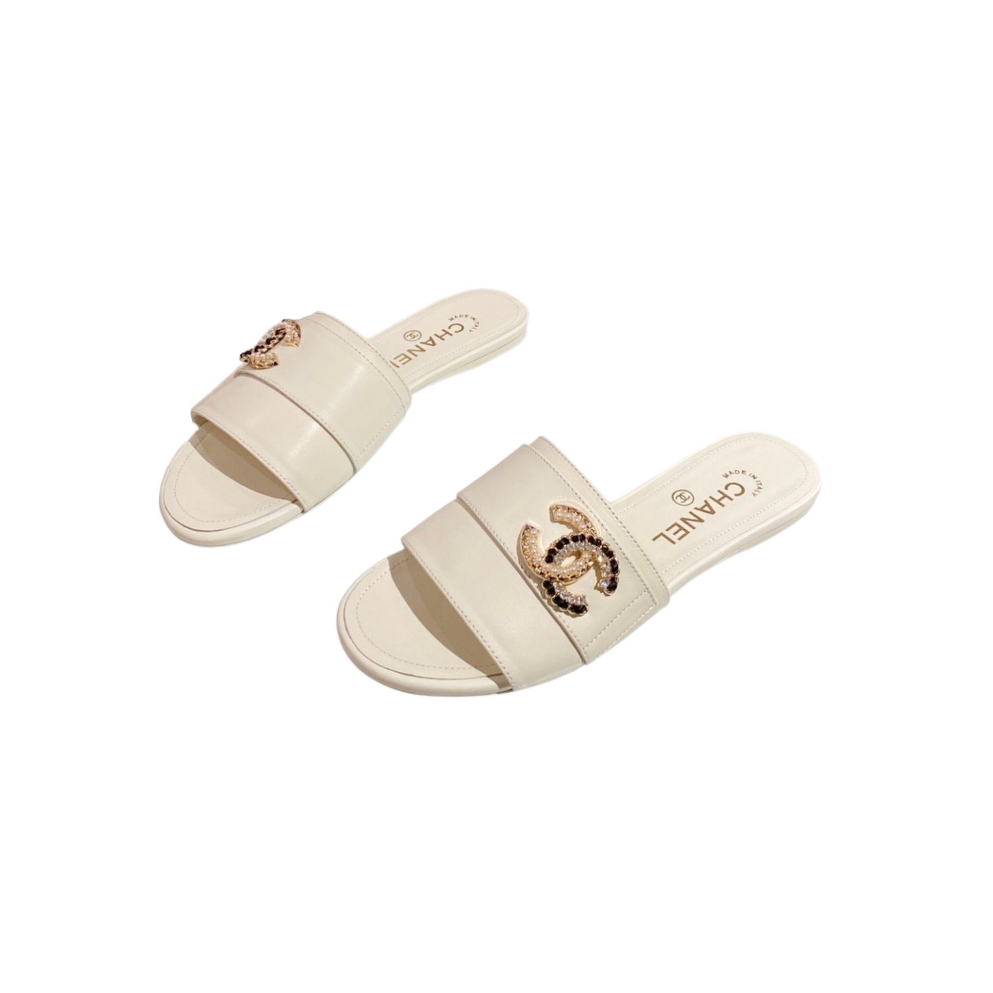 CHANEL MULES WHITE G39954