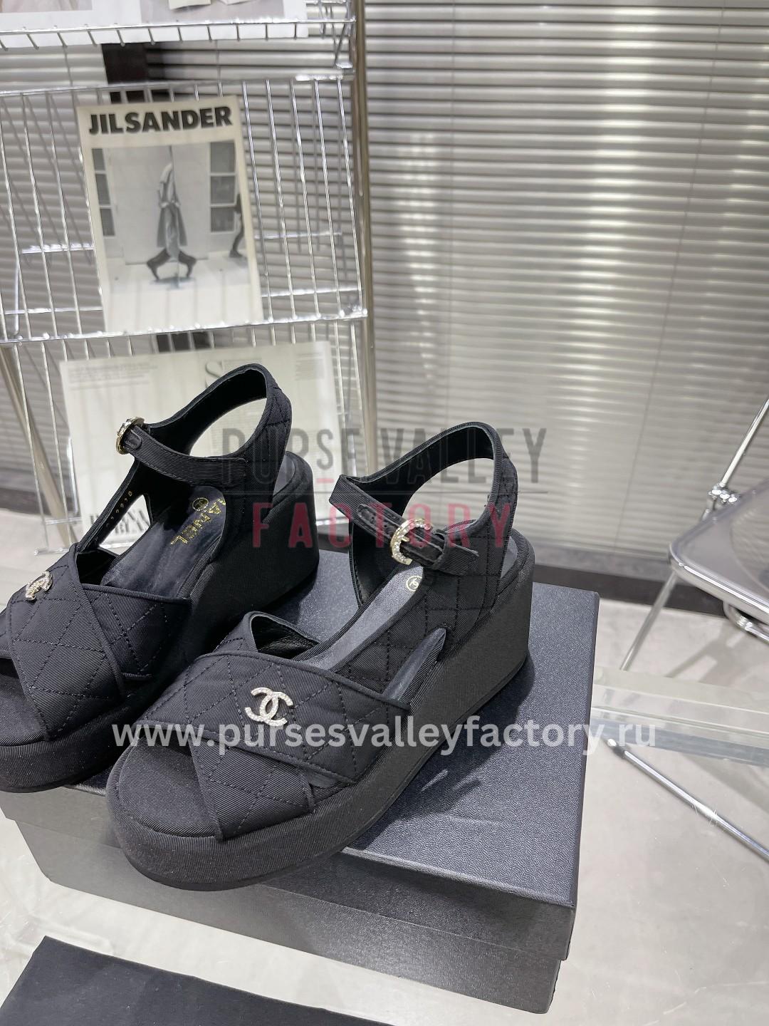 PVF_140923_CHANEL_-sandals_and_espadrilles-36-3