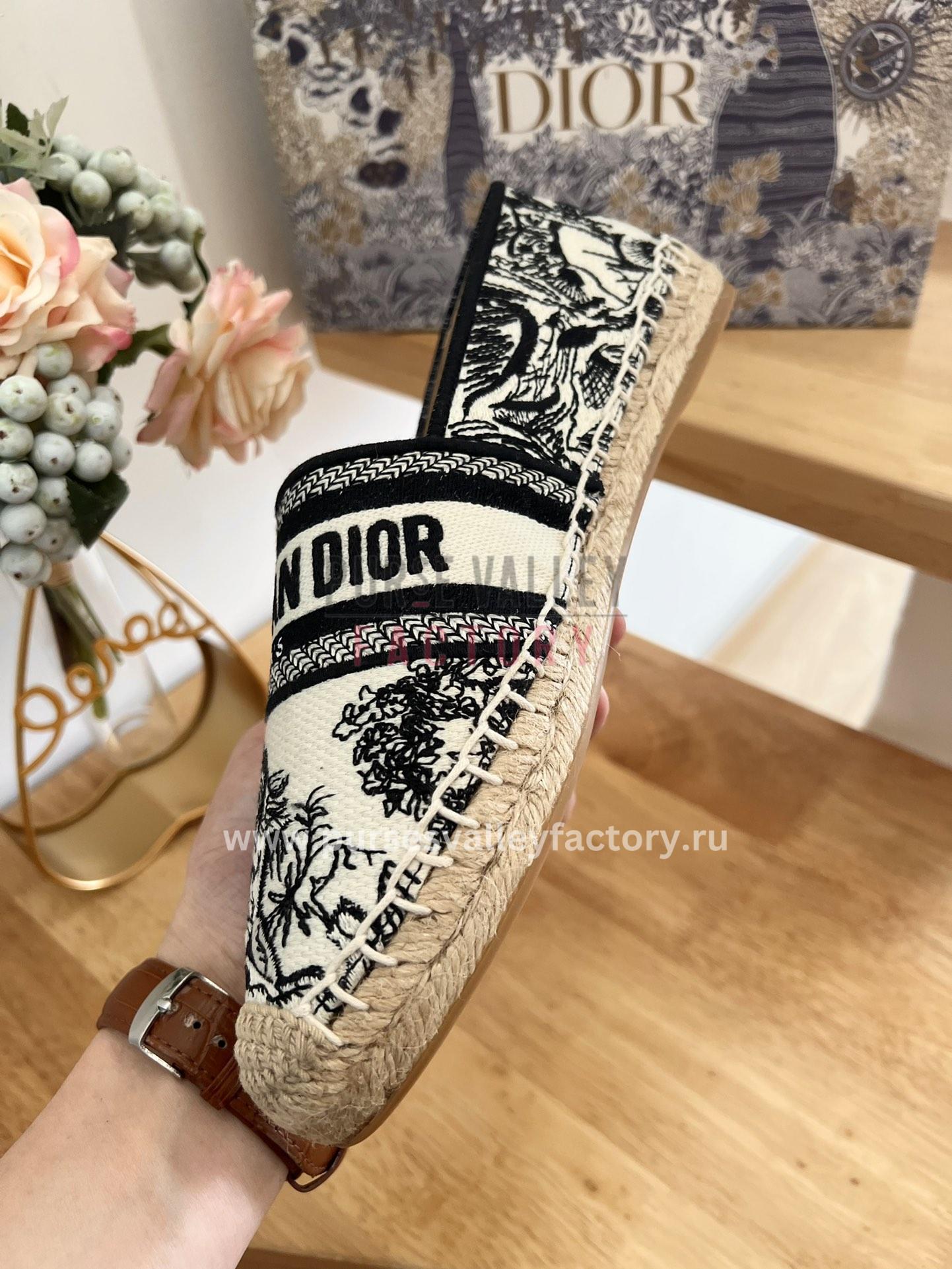 PVF_140923_CHRISTIAN_DIOR_-sandals_and_espadrilles-13-4