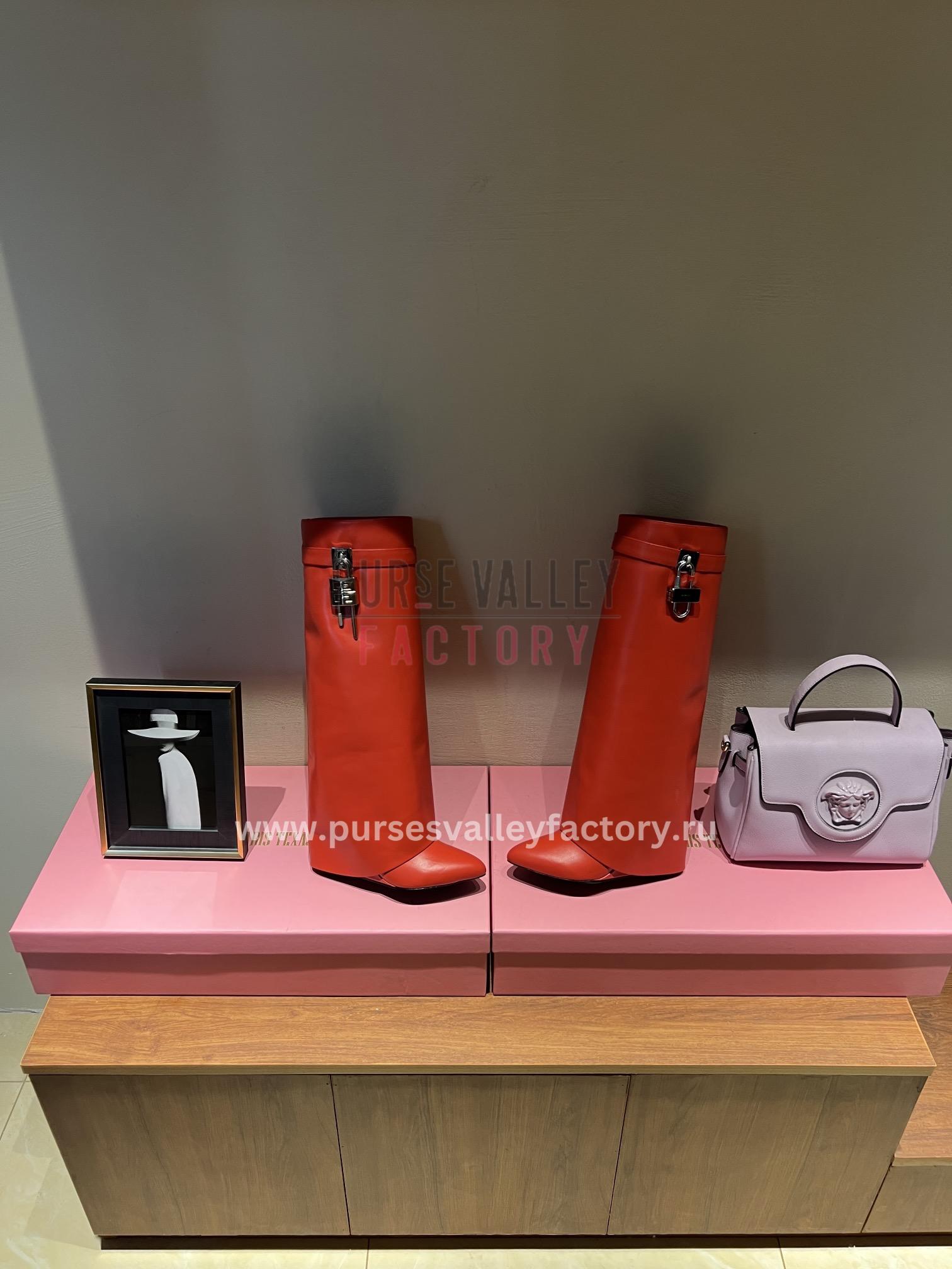 PVF_140923_GIVENCHY_-boots-5-3