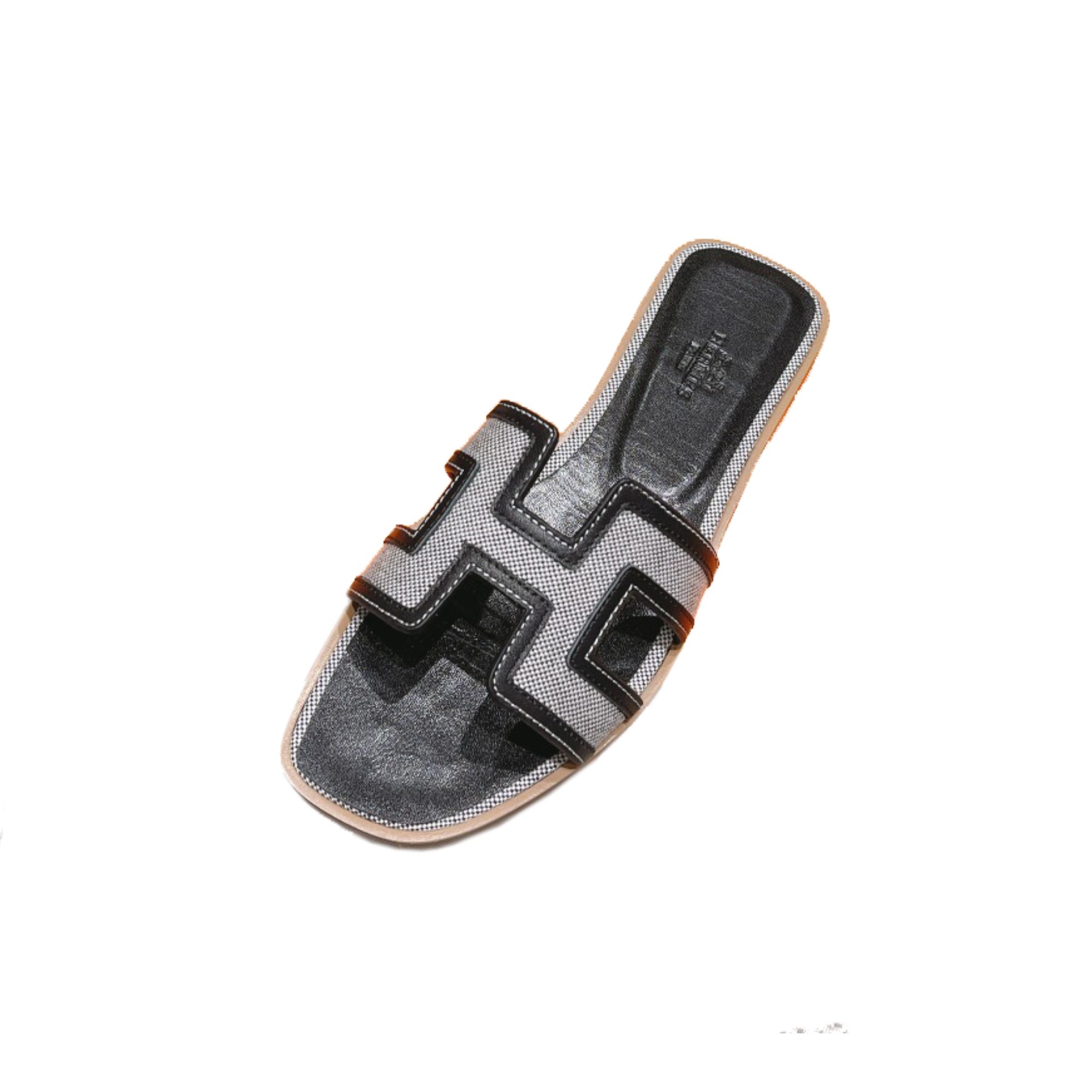 HERMES OASIS SANDAL GREY H222302Z