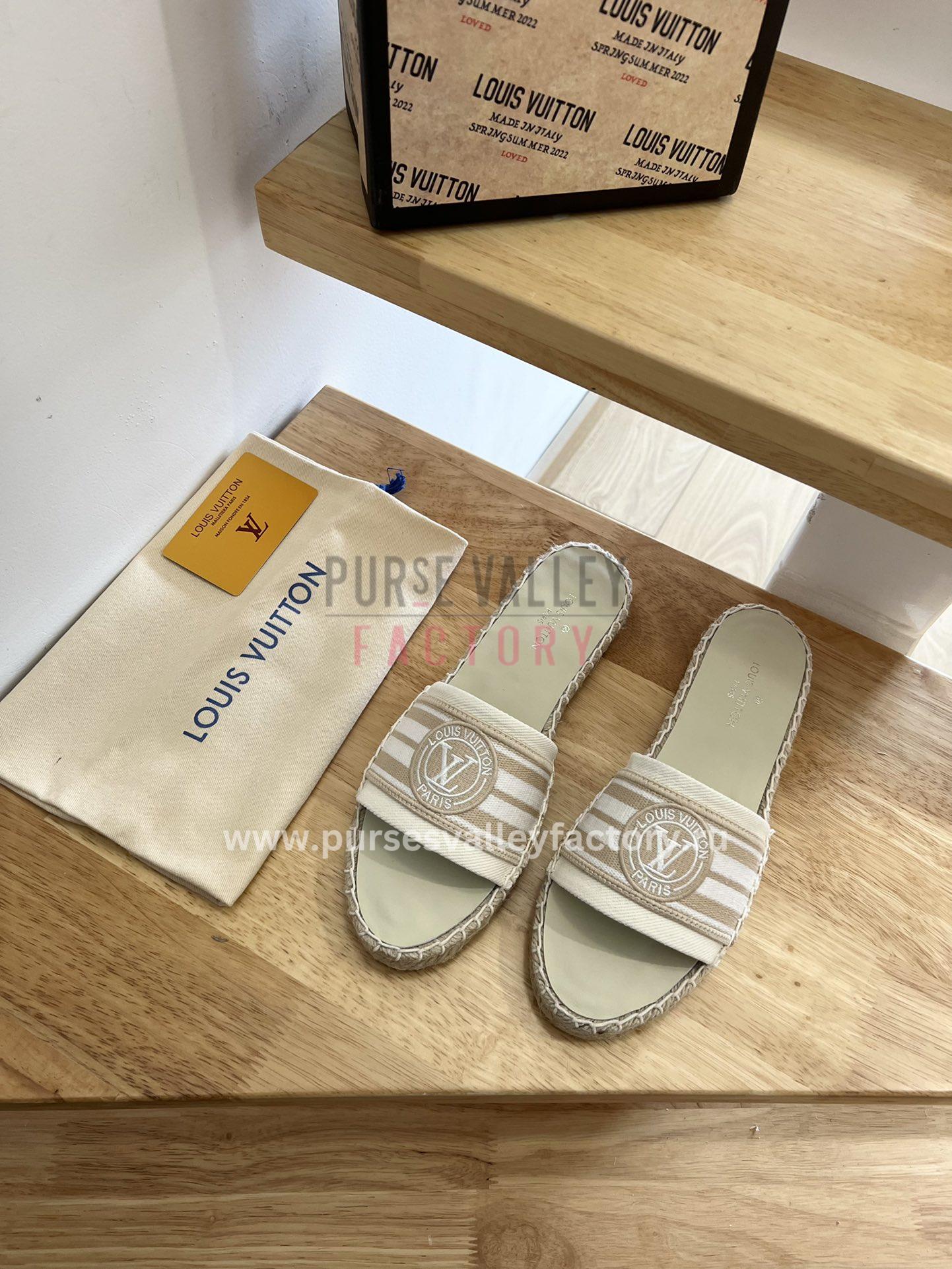 PVF_140923_LOUIS_VUITTON_-mules_and_slides-4-3